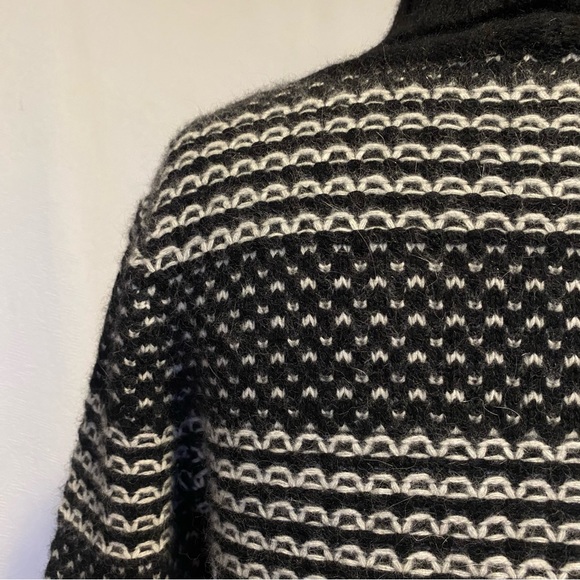 Brooks Brothers M wool/angora black and ivory sweater. - Picture 5 of 7